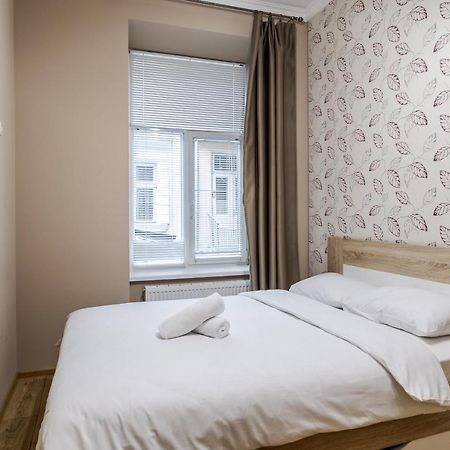 Apartment On Stavropihiiska Street 1 Leopoli Esterno foto